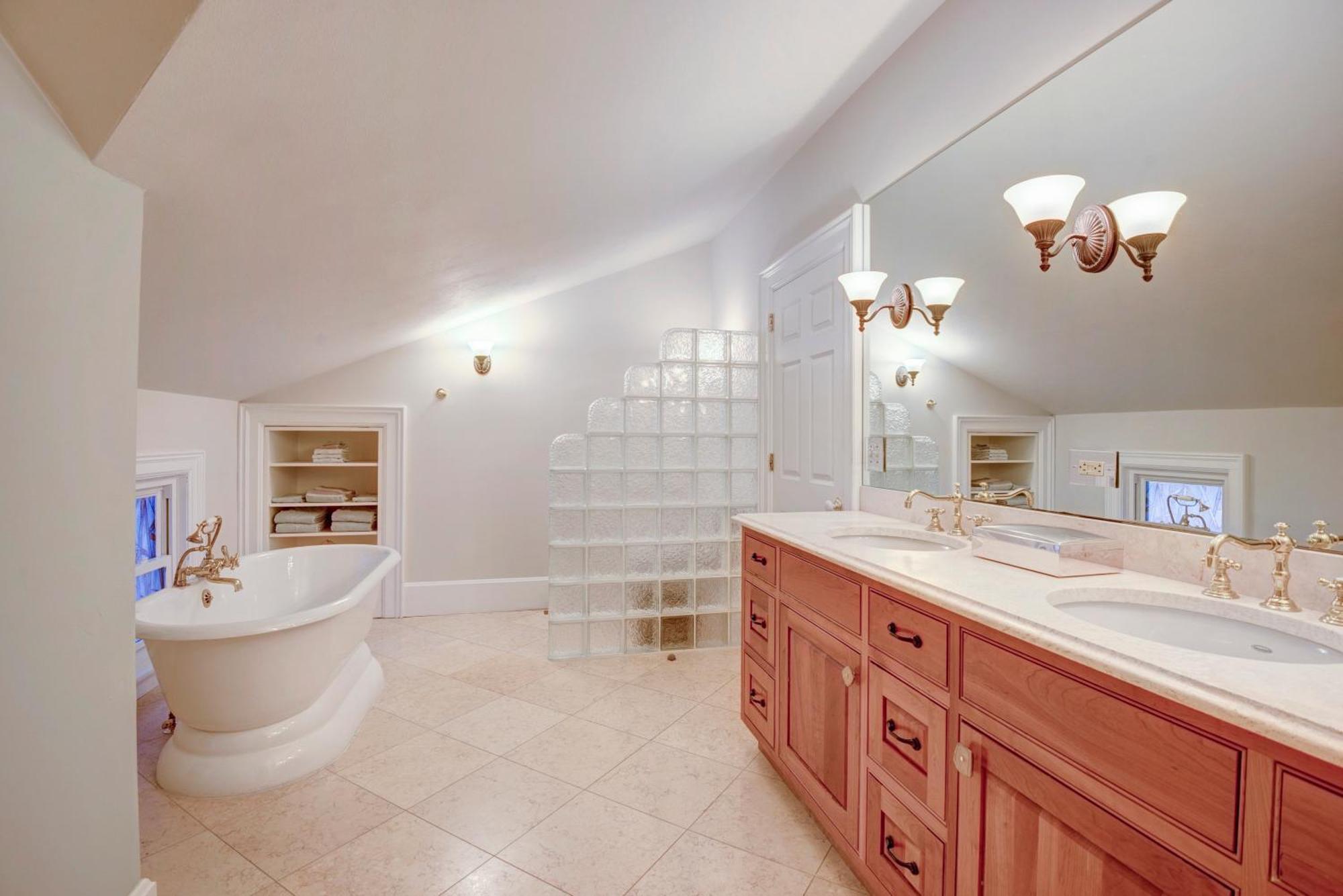 34 State "Historic Luxury Suites" สกานีทาเลส ภายนอก รูปภาพ